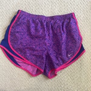 Women’s M Nike shorts